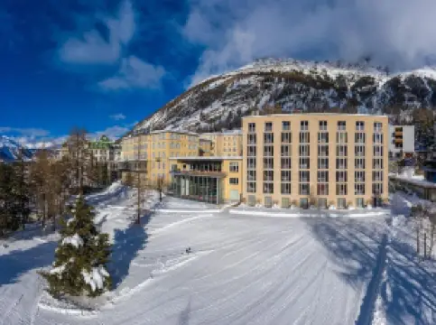 โรงแรม ซาราทซ์ ปอนเตรซินา เมาน์เทน รีสอร์ต แอนด์ สปา