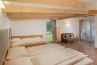 Traum-ferienwohnung mit Dachterrasse & Tollem Ausblick, Cron4 Schwimmbad & Sauna