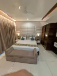 Love Kush Hotel - ที่มีที่จอดรถ