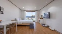 Taean Golden Wave Pension - ที่มีสระว่ายน้ำ