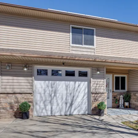 4 Mi to Main St: Grand Junction Townhome w/ Patio!