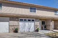 4 Mi to Main St: Grand Junction Townhome w/ Patio! - Apartments