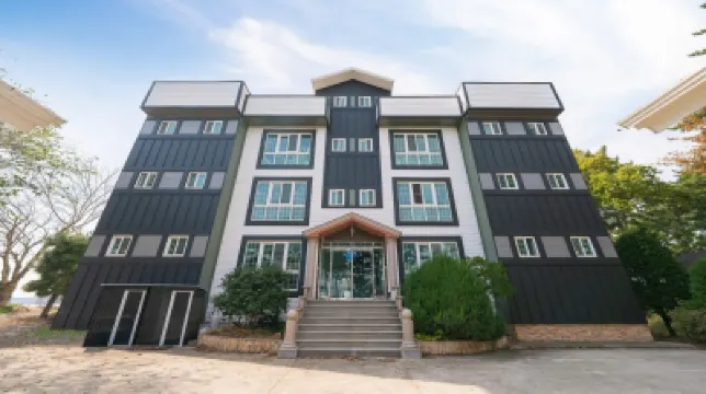 Taean Haenaji Pool Villa Hotel dekat Lapangan Terbang Taean