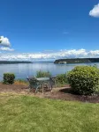 GIG Harbor- Secluded Apartment with Million Dollar View.  10-Minute Walk to Town
