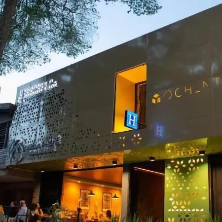 Habitat Ochentayuno Отели рядом с достопримечательностью «Научный музей Explora Park»