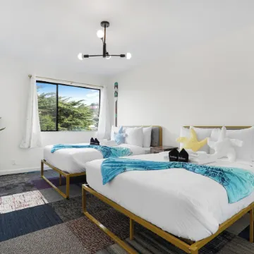 Spacious 5Br Coastal Retreat - 8 Beds Beach & Golf