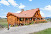 Group Retreat in the Bitterroot Valley w/ Hot Tub
