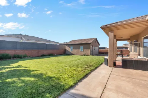Spacious Home,8min to Lakes and golf ,30min Zion, GameRoom,Fast WiFi +Large Yard