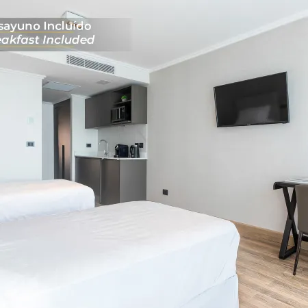 Hotel Solerios Отели рядом с достопримечательностью «Пляж Манса»