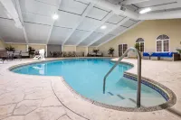 Days Hotel by Wyndham Toms River Jersey Shore - piscina