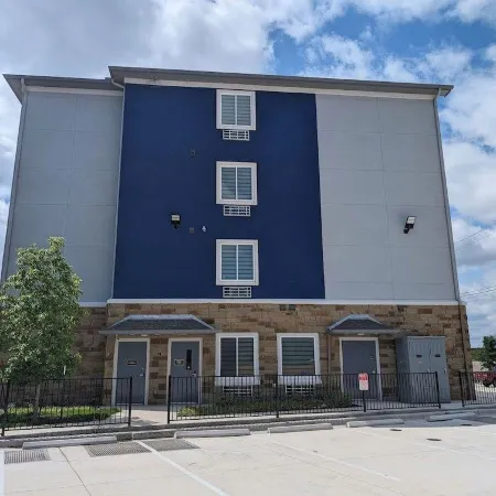 Texas Bungalows Hotel and Hotel Que at I35 Austin Pflugerville
