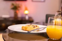 Walpole Bay 2 bed Stunning Garden Apt By ADLIV - Kitchens
