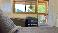 Big Horn Lodge - parking