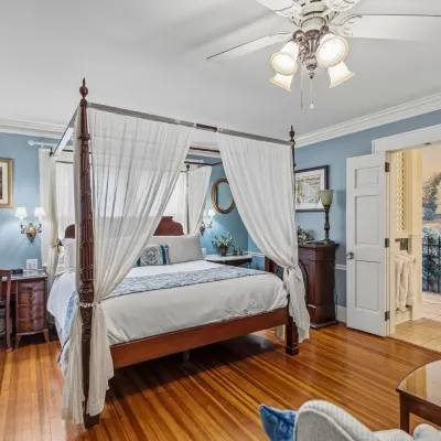 Pettigru Place Bed & Breakfast Отели рядом с достопримечательностью «Театр Warehouse»