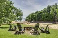 Douglas Lake Gem on Private Cove w/ Amazing Views! - 3 stjerner