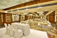 Regenta Central the Crystal Kanpur, - breakfast