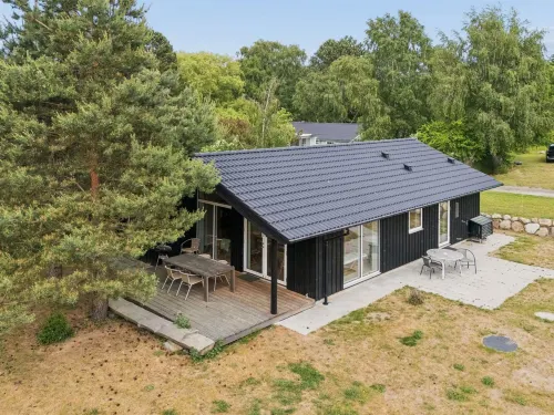 "Vojdan" - 600m from the Sea - 3-Star