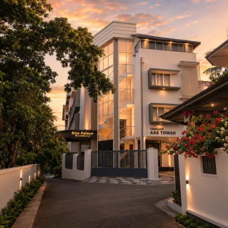 Kira Palace Residency Отели рядом с достопримечательностью «Больница «Астер-Медсити»»