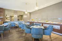Acta the Avenue - breakfast