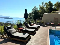 Superior 3-Bedroom Villa Cassiope with Private Pool and Breathtaking Sea Views -  Casas de vacaciones