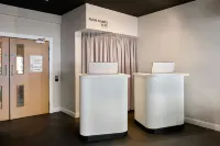 Four Points Flex by Sheraton Edinburgh - Kitchens