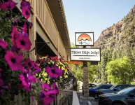 Timber Ridge Lodge Ouray - parking