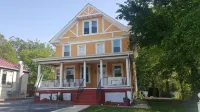 Eden Park Guest House - Homestays