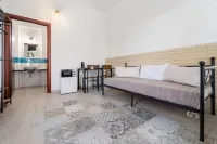 Luxar Suites & Apartments - Homestay