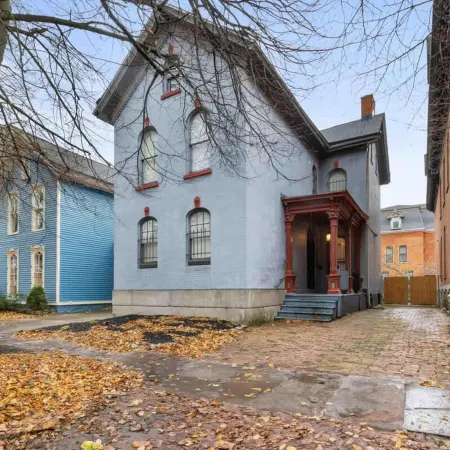 Walk to Allentown With Free Parking WFH Space