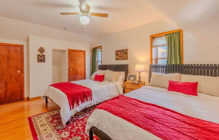 4BDR/2.5BA APT Near Tufts/7 min-Walk to Subway/Free Parking for 2 cars