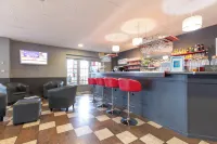 TheOriginals City, Hôtel Restaurant l'Ormichal Dijon Sud - bar