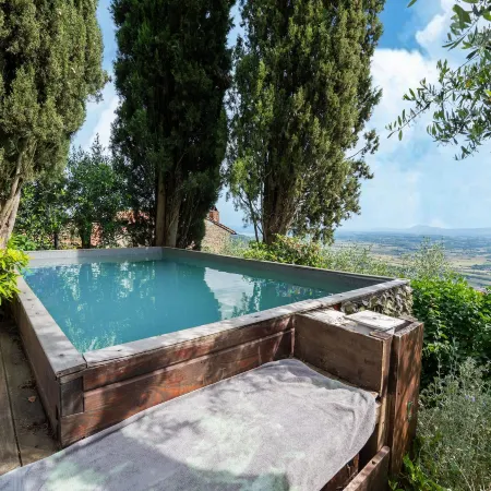 Villa in Cortona with Pool