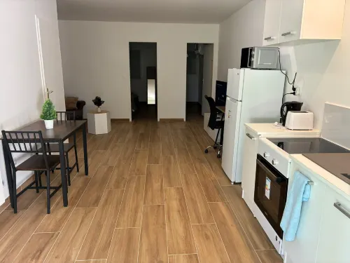NovaStay Breuillet – Modern Garden Apartment - อพาร์ทเม้นท์