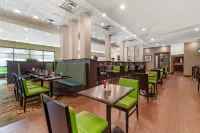 Holiday Inn Express & Suites EDMONTON-INTERNATIONAL AIRPORT by IHG - breakfast