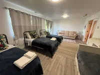 Sunrise Camano View Retreat: HotTub, Grill, Games, Pet & Family-Friendly! - 4성급
