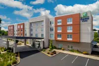 Holiday Inn Express & Suites SALEM NORTH - KEIZER by IHG - 3-Star