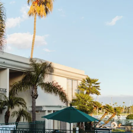 Glorietta Bay Inn