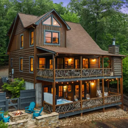 EZ Come EZ Geaux - Stunning Mtn Views - Hot Tub