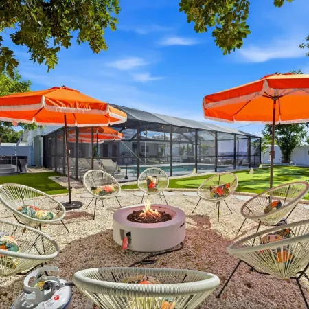 Epic Backyard - Pool - Hot Tub - Outdoor Theatre