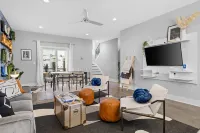 5 Mins to DT Gameroom Balcony Karaoke Sleeps 10 - Holiday Apartments