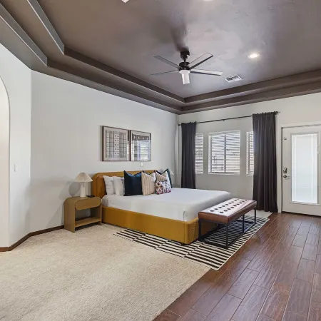 Luxury 6BR Retreat - Pool BBQ Theater and Games