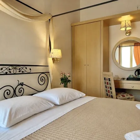 Acropole Delphi City Hotel