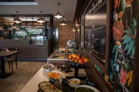 City Hotel Miskolc - Bãi đậu xe