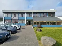 The Northern Comfort Inn - parking