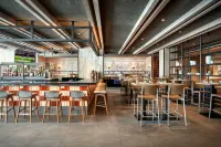 Coronado Island Marriott Resort & Spa - bar
