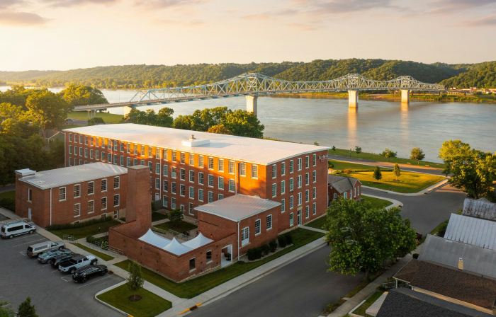 Fairfield Inn & Suites Madison Historic Eagle Cotton Mill