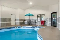 Red Roof Inn & Suites Tomah - Pools