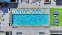 Luxury Houston Apartment: Rooftop Pool, City Views & King Beds Near Downtown - piscina