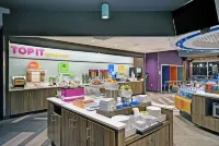 Tru by Hilton Portland Airport Area - breakfast