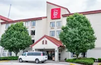 印第安納波利斯機場紅頂套房飯店 - 汽車旅館
